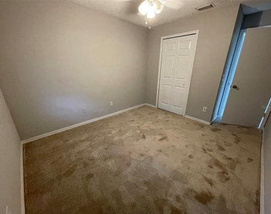 12115 Feldwood Creek Lane - Photo Thumbnail 14