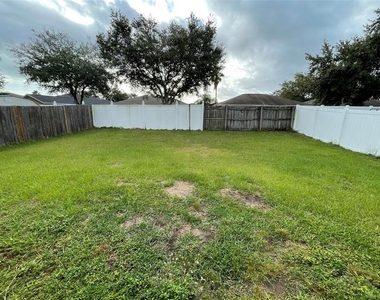 12115 Feldwood Creek Lane - Photo Thumbnail 17