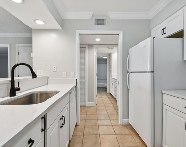 29129 Bay Hollow Drive - Photo Thumbnail 4