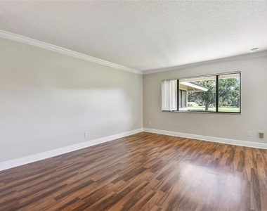 29129 Bay Hollow Drive - Photo Thumbnail 9
