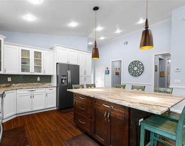 3628 S Renellie Drive - Photo Thumbnail 6