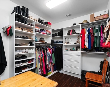 3628 S Renellie Drive - Photo Thumbnail 16