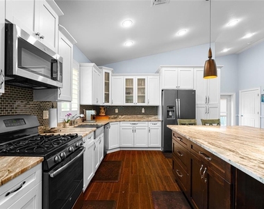 3628 S Renellie Drive - Photo Thumbnail 5