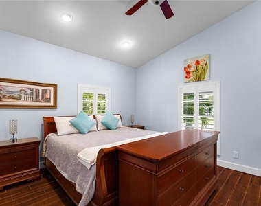 3628 S Renellie Drive - Photo Thumbnail 13