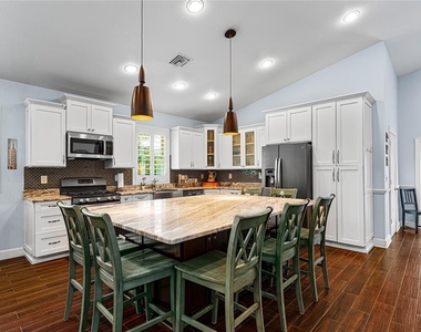 3628 S Renellie Drive - Photo Thumbnail 11