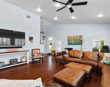 3628 S Renellie Drive - Photo Thumbnail 9