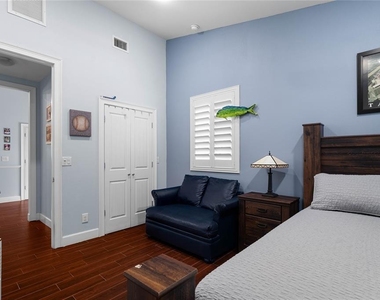 3628 S Renellie Drive - Photo Thumbnail 17