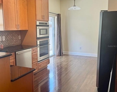 5121 Fairway One Drive - Photo Thumbnail 9