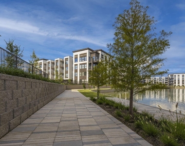 10421 Deerwood Road - Photo Thumbnail 20