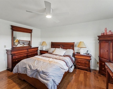 1235 S Highland Avenue - Photo Thumbnail 16