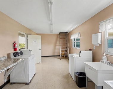 1235 S Highland Avenue - Photo Thumbnail 20