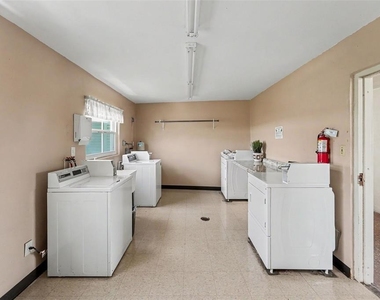 1235 S Highland Avenue - Photo Thumbnail 21