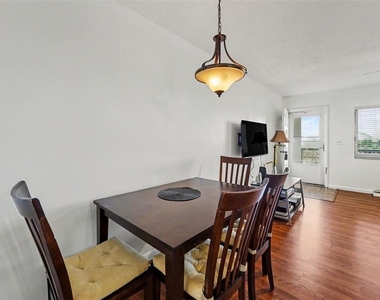 1235 S Highland Avenue - Photo Thumbnail 10