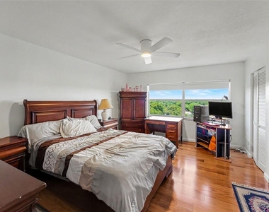 1235 S Highland Avenue - Photo Thumbnail 18