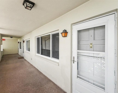 1235 S Highland Avenue - Photo Thumbnail 2