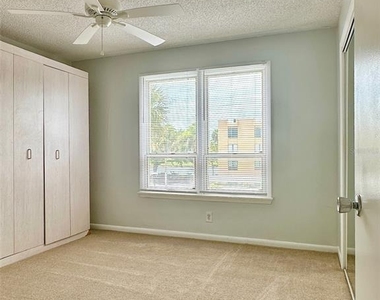 2617 Cove Cay Drive - Photo Thumbnail 14