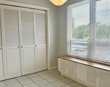 2617 Cove Cay Drive - Photo Thumbnail 5