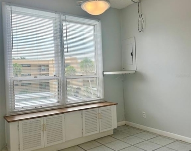 2617 Cove Cay Drive - Photo Thumbnail 12