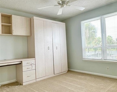 2617 Cove Cay Drive - Photo Thumbnail 15