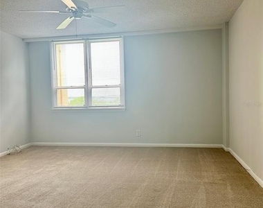 2617 Cove Cay Drive - Photo Thumbnail 30