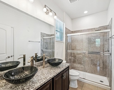 11525 Southern Creek Drive - Photo Thumbnail 22