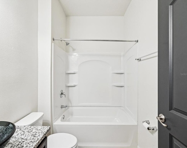 11525 Southern Creek Drive - Photo Thumbnail 6
