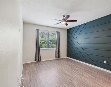 11525 Southern Creek Drive - Photo Thumbnail 21