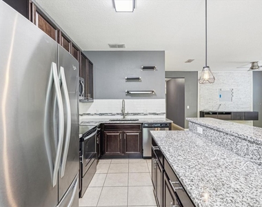 11525 Southern Creek Drive - Photo Thumbnail 18