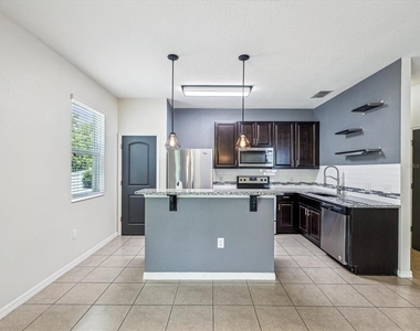 11525 Southern Creek Drive - Photo Thumbnail 14