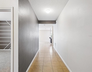 11525 Southern Creek Drive - Photo Thumbnail 2