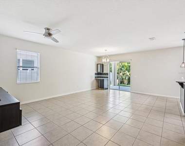 11525 Southern Creek Drive - Photo Thumbnail 9