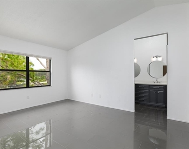4774 Palermo Court Ne - Photo Thumbnail 30