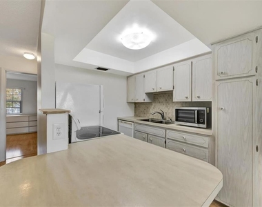 650 Pinellas Point Drive S - Photo Thumbnail 8