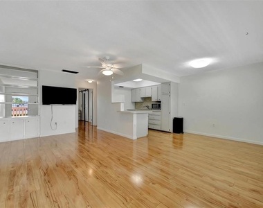650 Pinellas Point Drive S - Photo Thumbnail 2