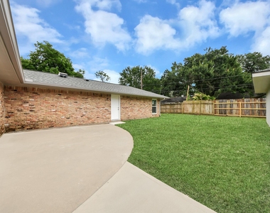 8007 Rowan Lane - Photo Thumbnail 37
