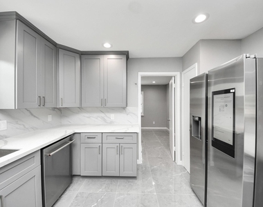 8007 Rowan Lane - Photo Thumbnail 28
