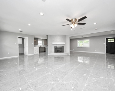 8007 Rowan Lane - Photo Thumbnail 19