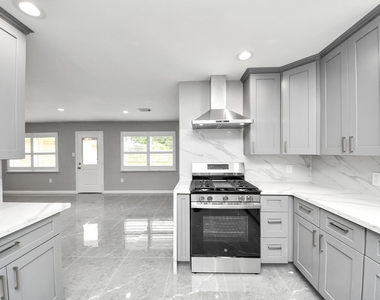8007 Rowan Lane - Photo Thumbnail 27