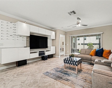 10462 Weldon Cork Way - Photo Thumbnail 4