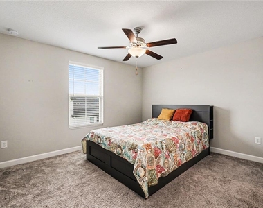 10462 Weldon Cork Way - Photo Thumbnail 17