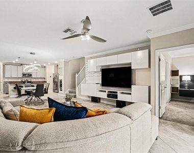 10462 Weldon Cork Way - Photo Thumbnail 5