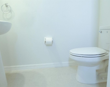 2541 Sunray Venus Way - Photo Thumbnail 10