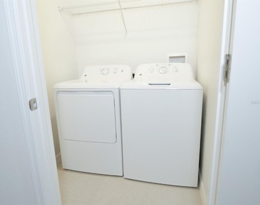 2541 Sunray Venus Way - Photo Thumbnail 14