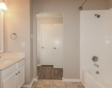 21118 Bridgemeadows Lane - Photo Thumbnail 9
