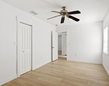 4325 S Coolidge Avenue - Photo Thumbnail 12