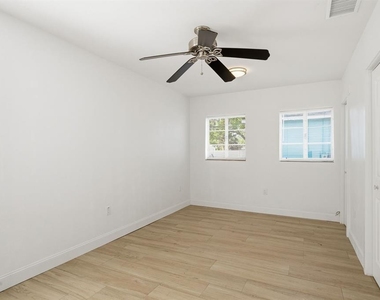 4325 S Coolidge Avenue - Photo Thumbnail 11