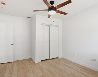 4325 S Coolidge Avenue - Photo Thumbnail 16
