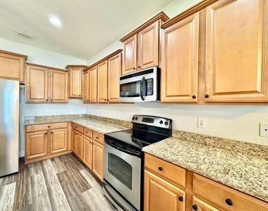 11618 Ashton Field Avenue - Photo Thumbnail 14