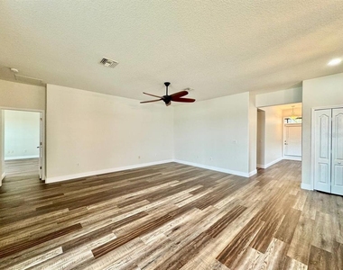 11618 Ashton Field Avenue - Photo Thumbnail 10