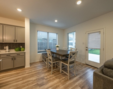 9335 Pavonia Fawn Drive - Photo Thumbnail 6